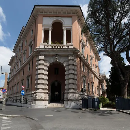 Domus Giulio Guest House